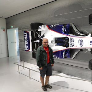 Meet your Posher, Robert